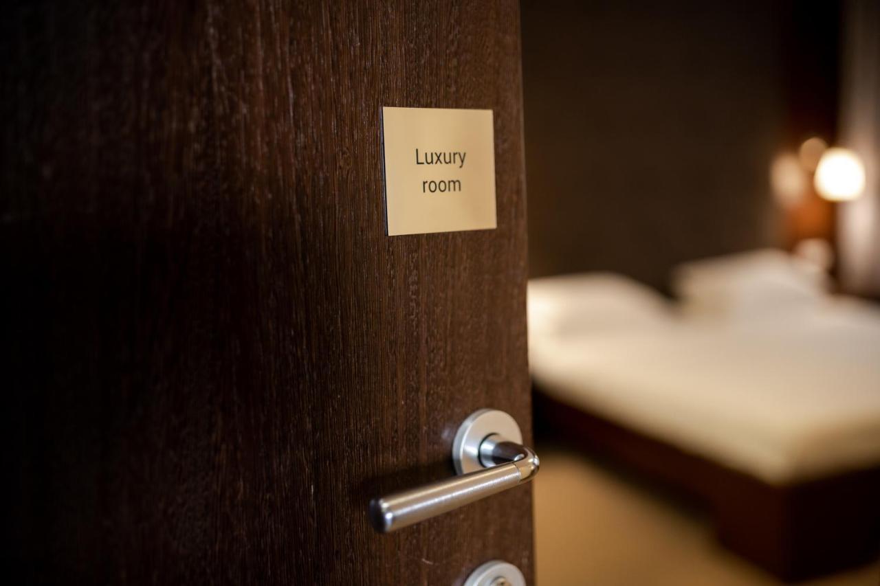 Luka De Luka Suites Beograd Ngoại thất bức ảnh